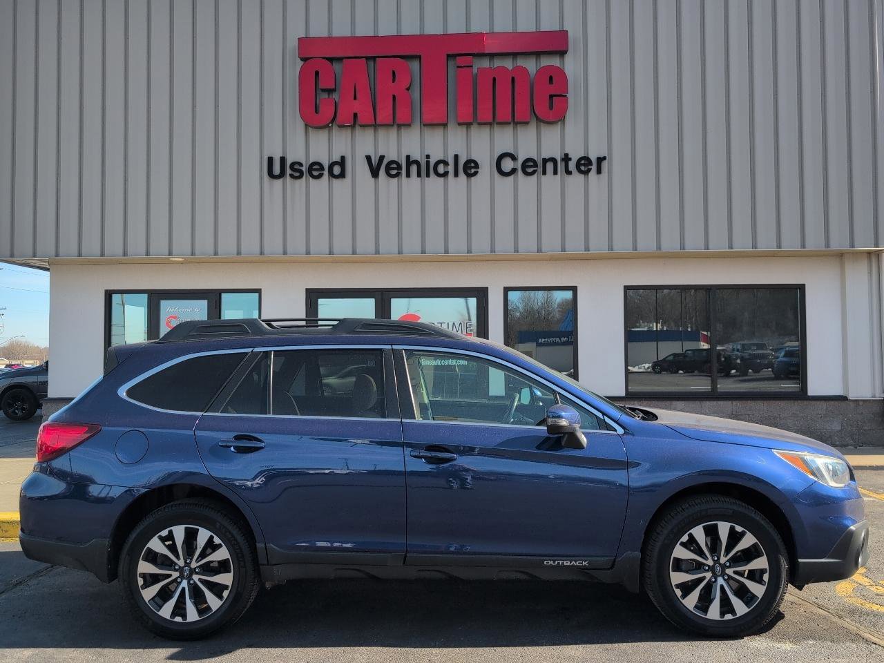 Used 2017 Subaru Outback 2.5i Limited image 1