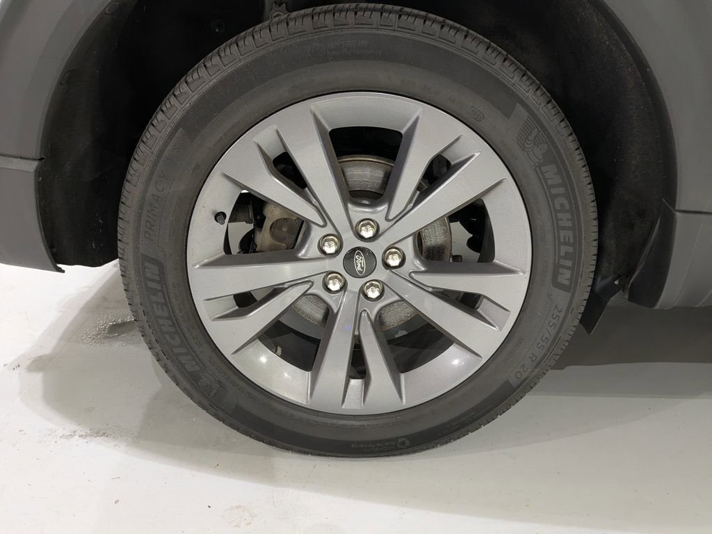 Used 2023 Ford Explorer XLT w/ Equipment Group 202A AWD/4WD image 8