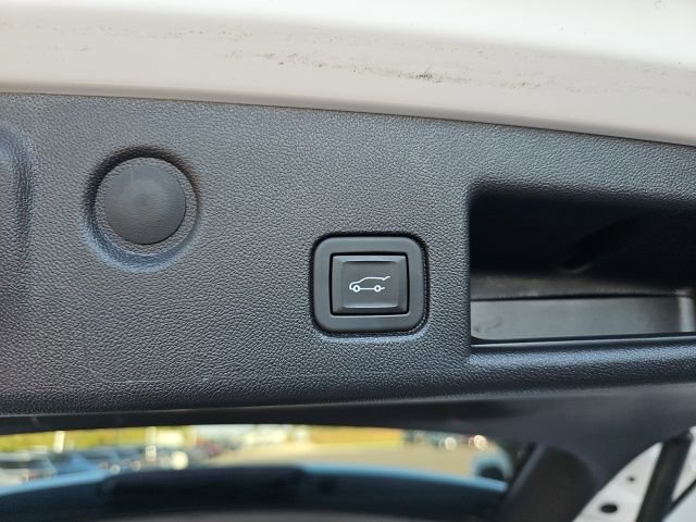 Used 2023 Chevrolet Equinox LT FWD image 12