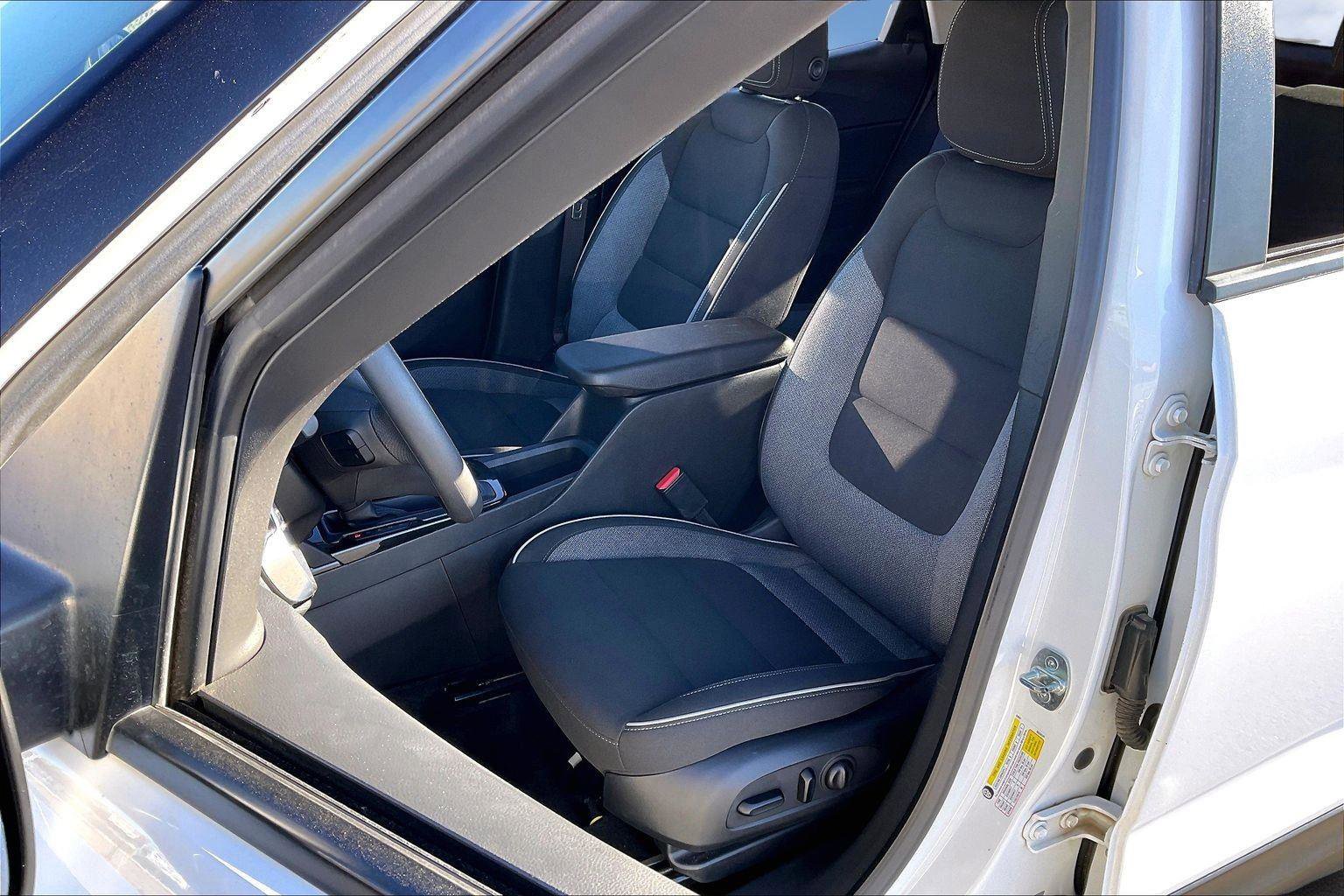 Used 2023 Chevrolet TrailBlazer LT image 24