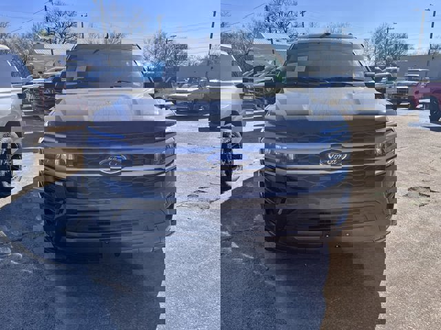 Used 2022 Ford Expedition XLT image 2