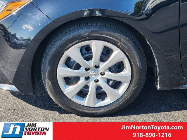 Used 2025 Toyota Corolla LE FWD image 12