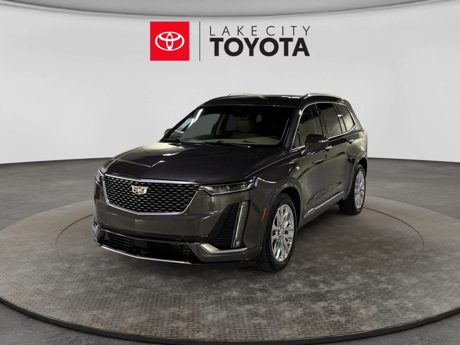 Used 2020 Cadillac XT6 Premium Luxury w/ Platinum Package FWD image 1