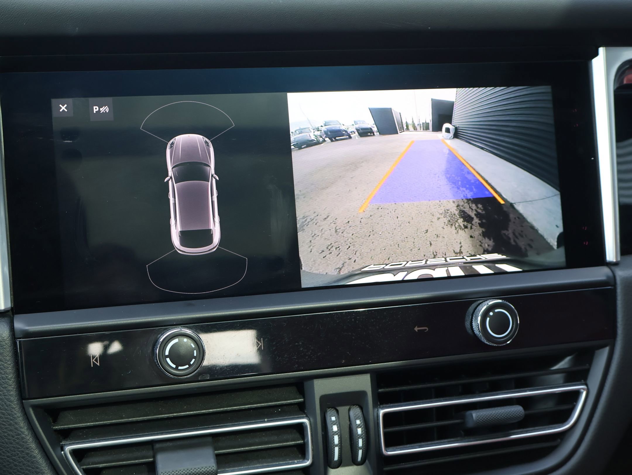 Used 2022 Porsche Macan image 20