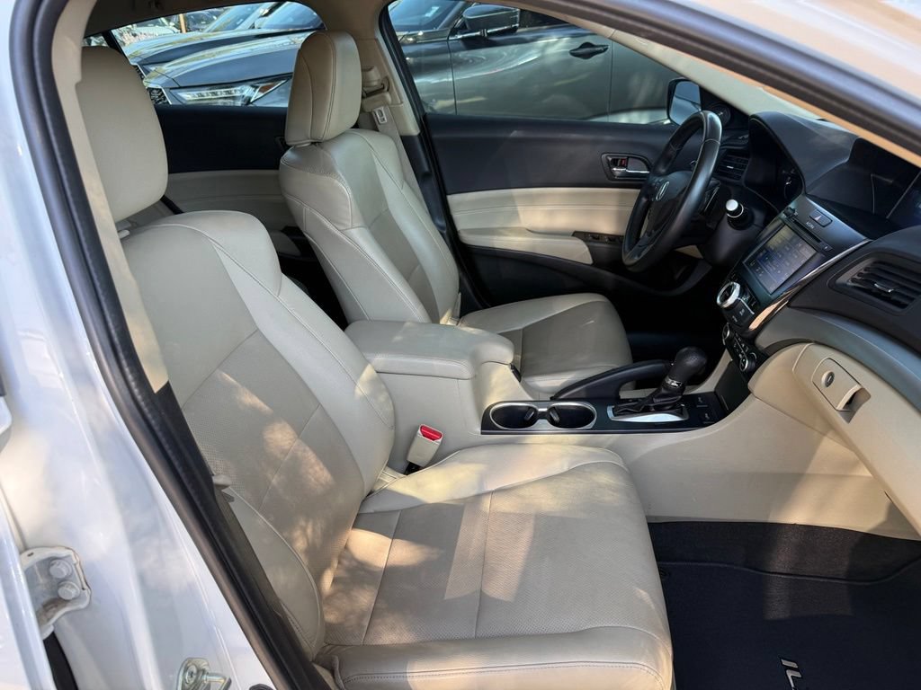 Used 2017 Acura ILX FWD image 17