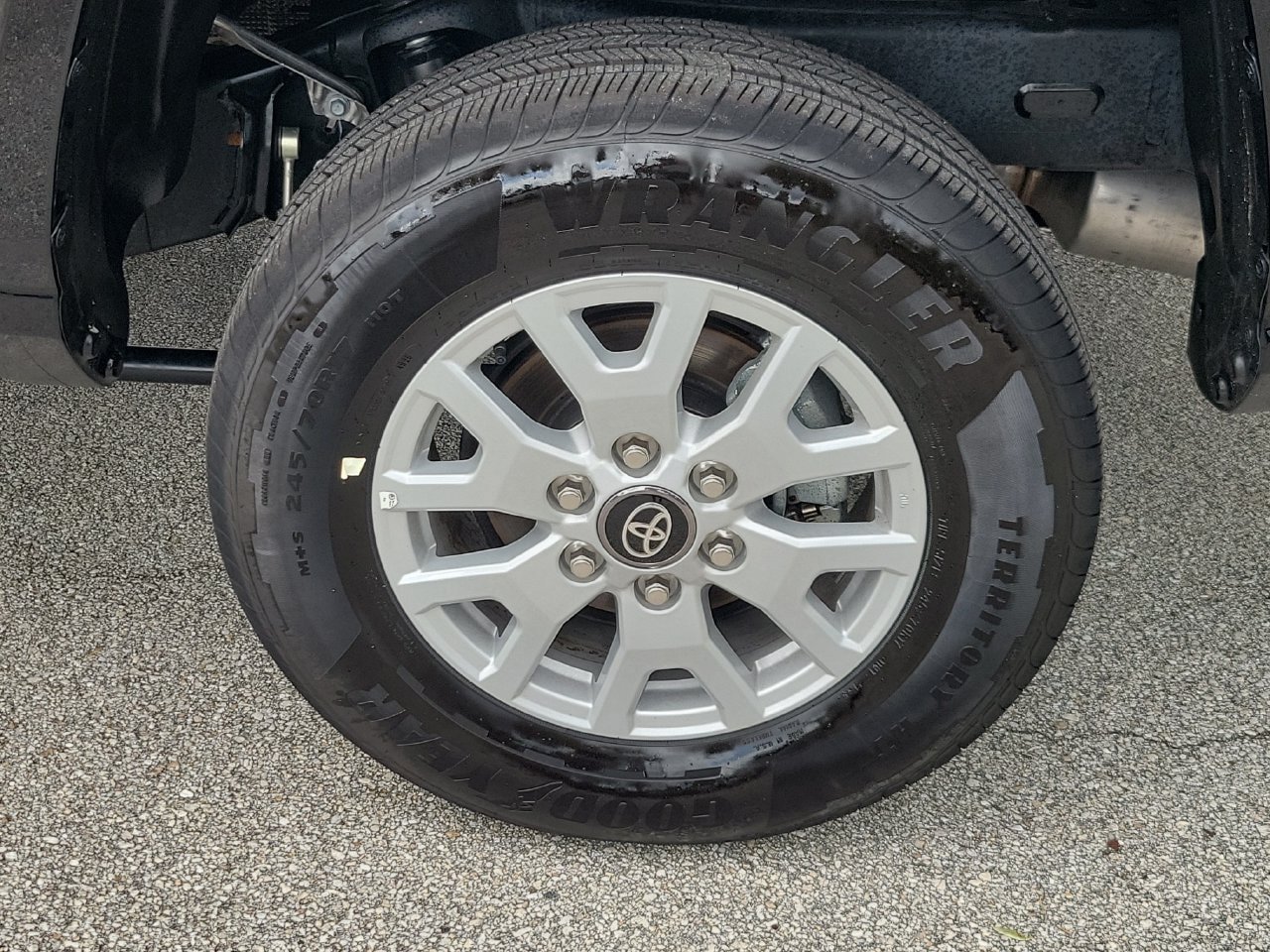 Used 2026 Toyota Tacoma SR5 AWD/4WD image 5