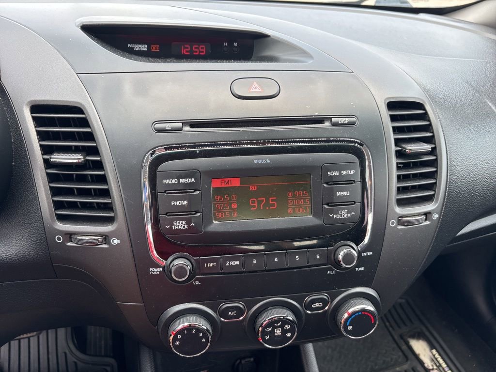 Used 2017 Kia Forte LX image 15