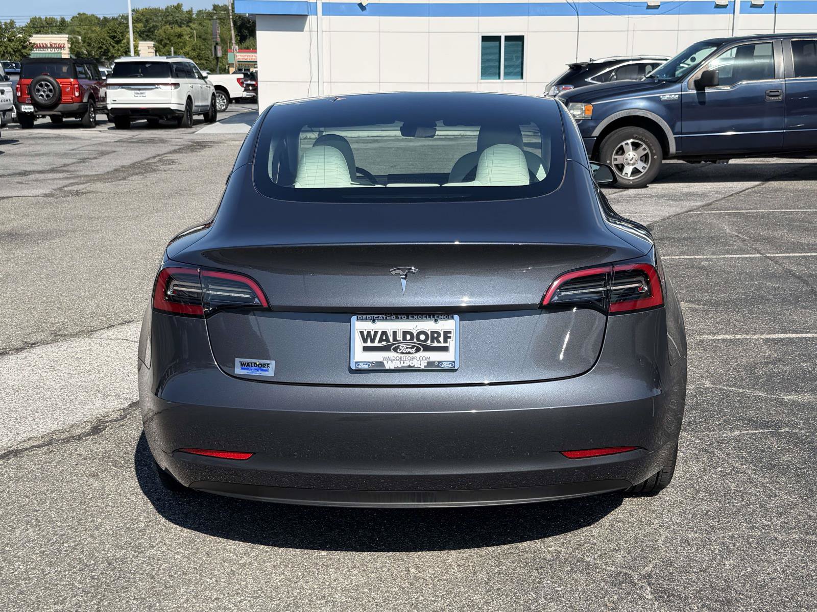 Used 2023 Tesla Model 3 Standard Range RWD image 3