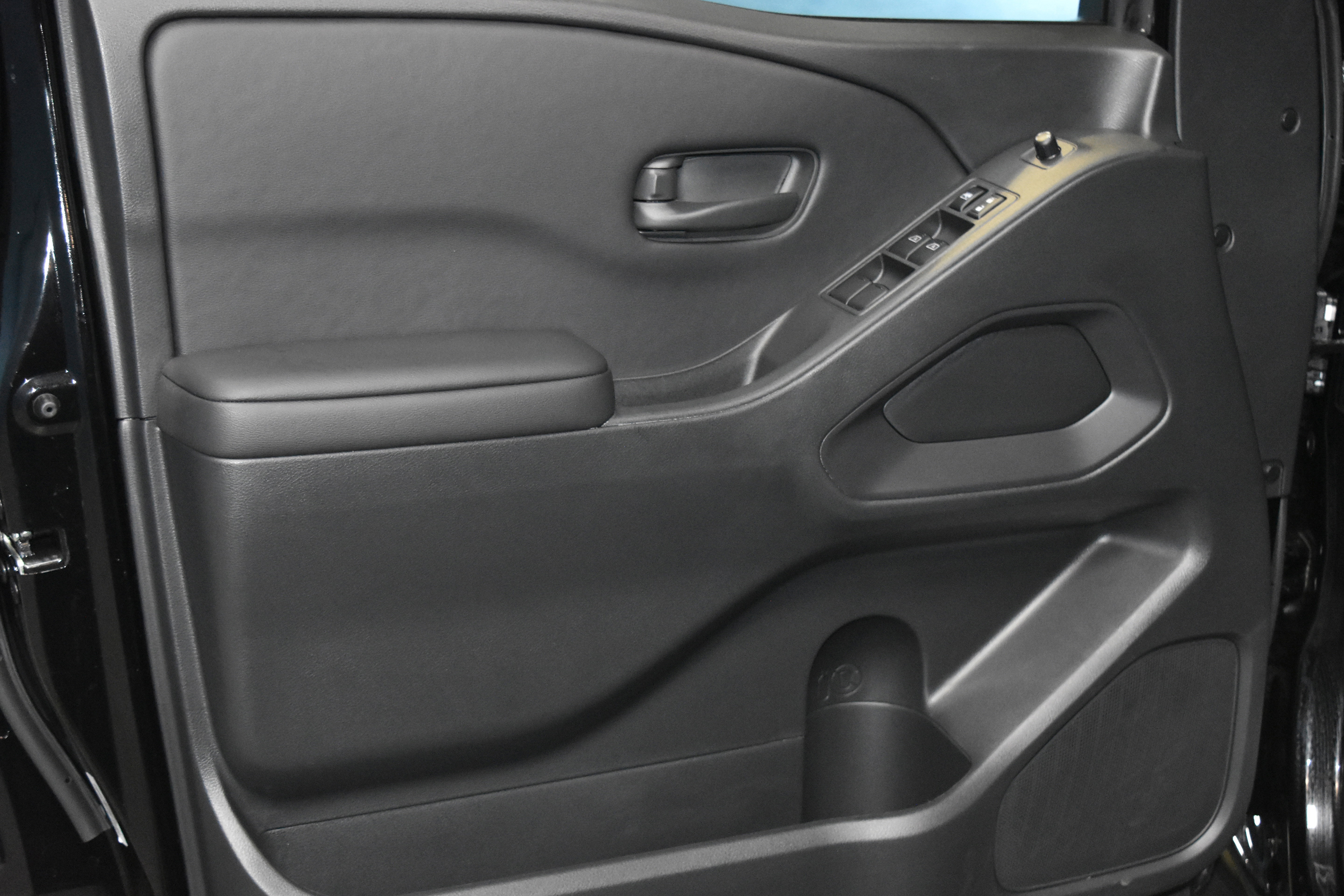 New 2026 Nissan Frontier SV w/ Tow Package image 3