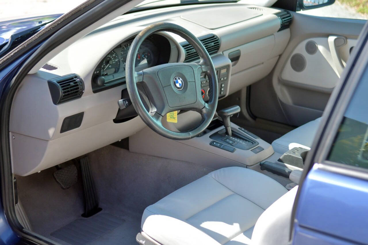 Used 1995 BMW 318ti Hatchback RWD image 17