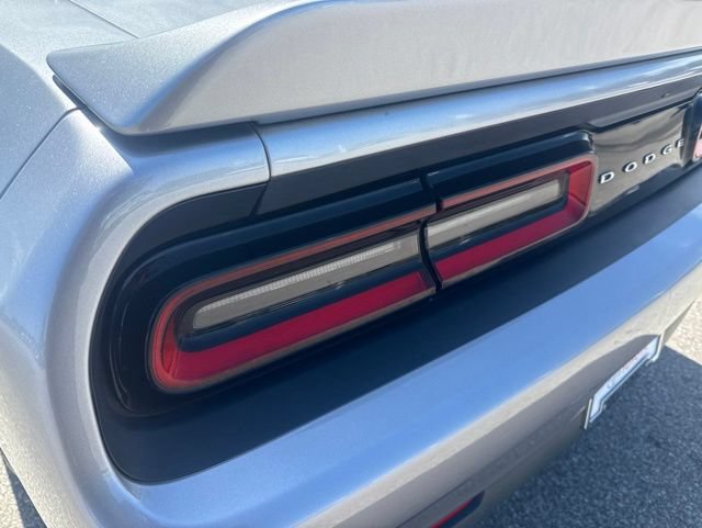 Used 2018 Dodge Challenger R/T RWD image 10