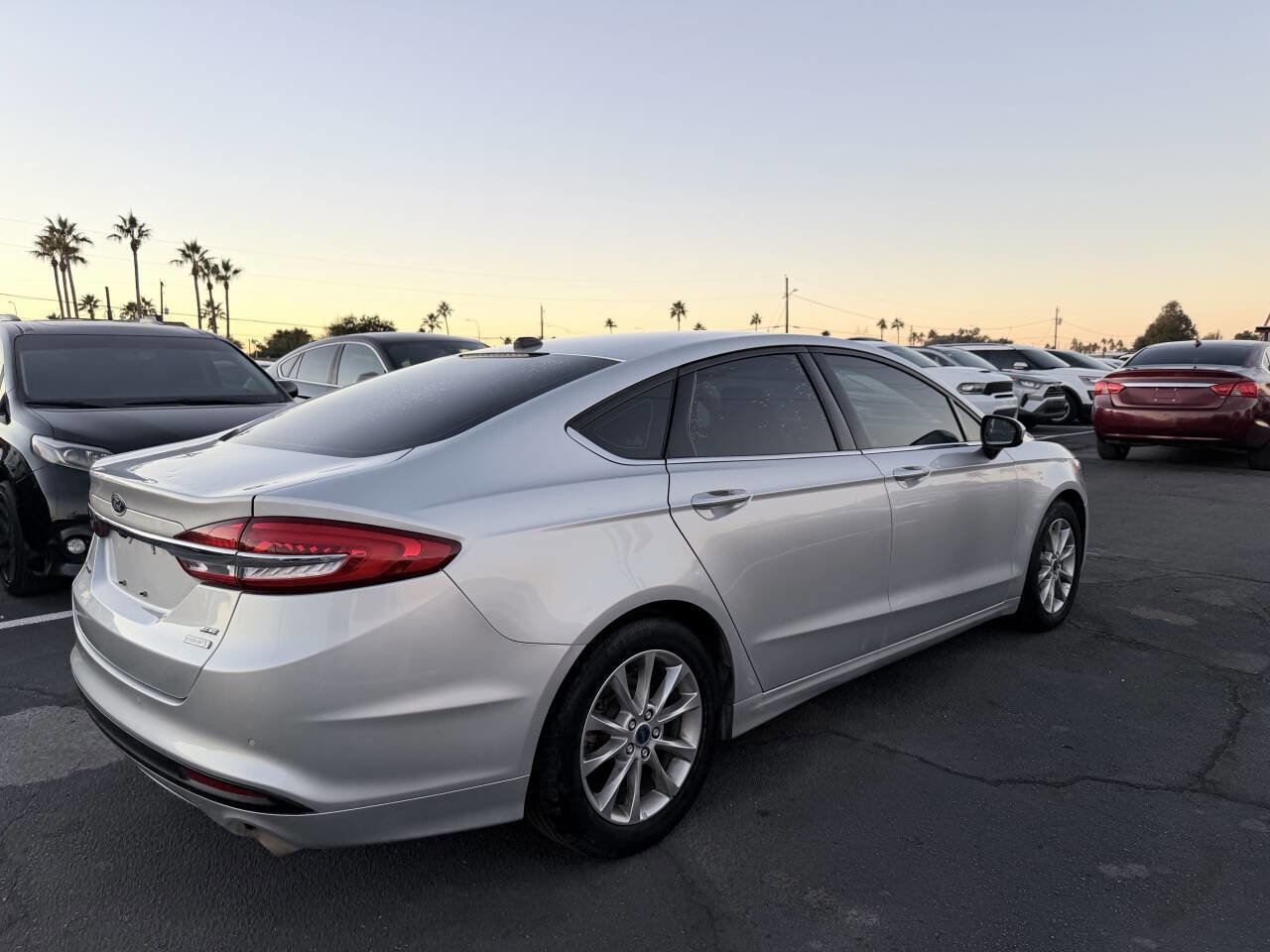 Used 2017 Ford Fusion SE image 9