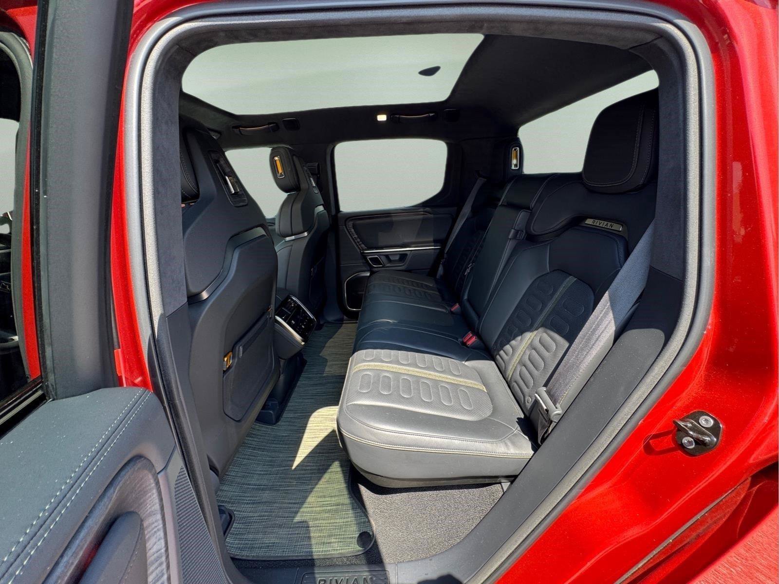 Used 2022 Rivian R1T Adventure AWD/4WD image 14