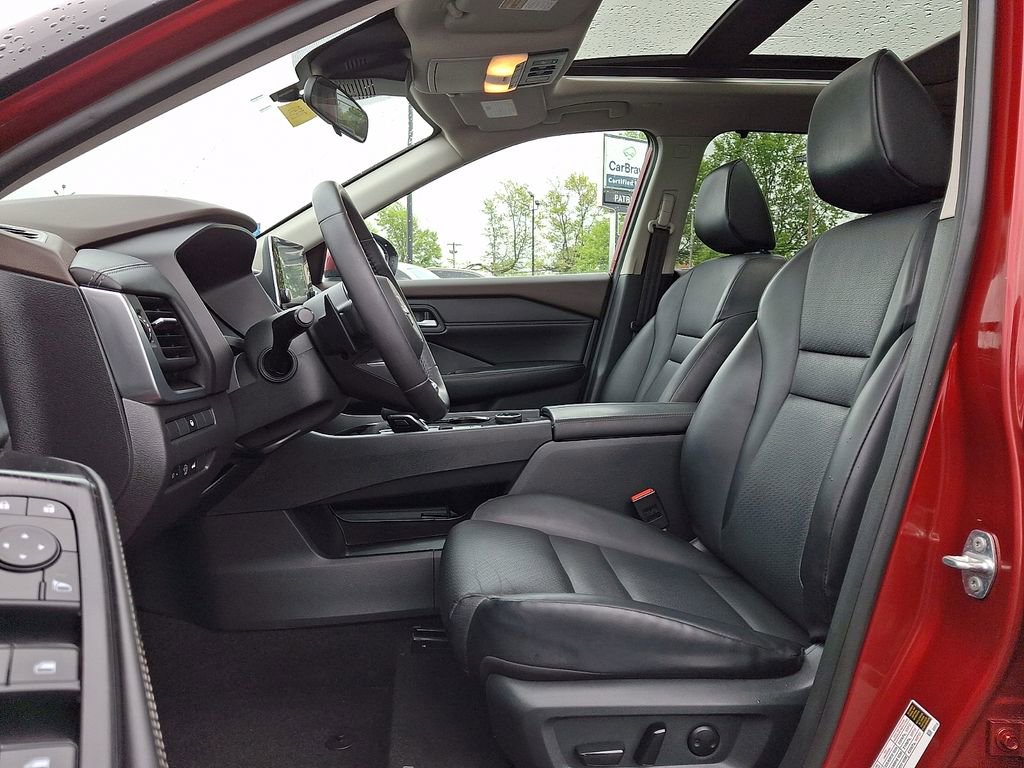 Used 2023 Nissan Rogue SV w/ SV Premium B Package AWD/4WD image 13