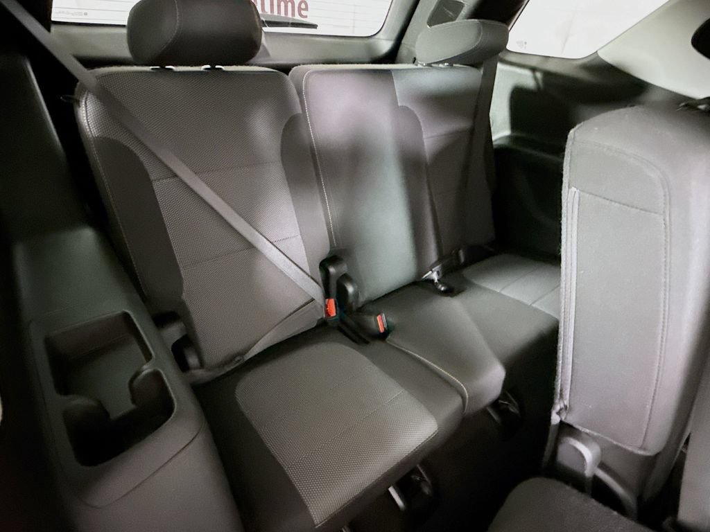 Used 2018 Chevrolet Traverse LS FWD image 28