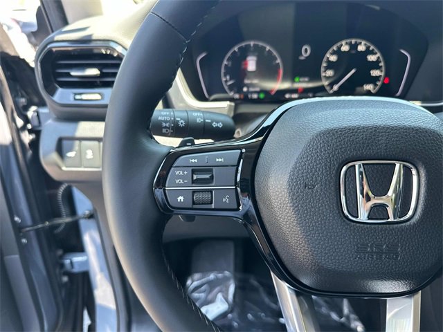 New 2025 Honda Pilot Touring image 31