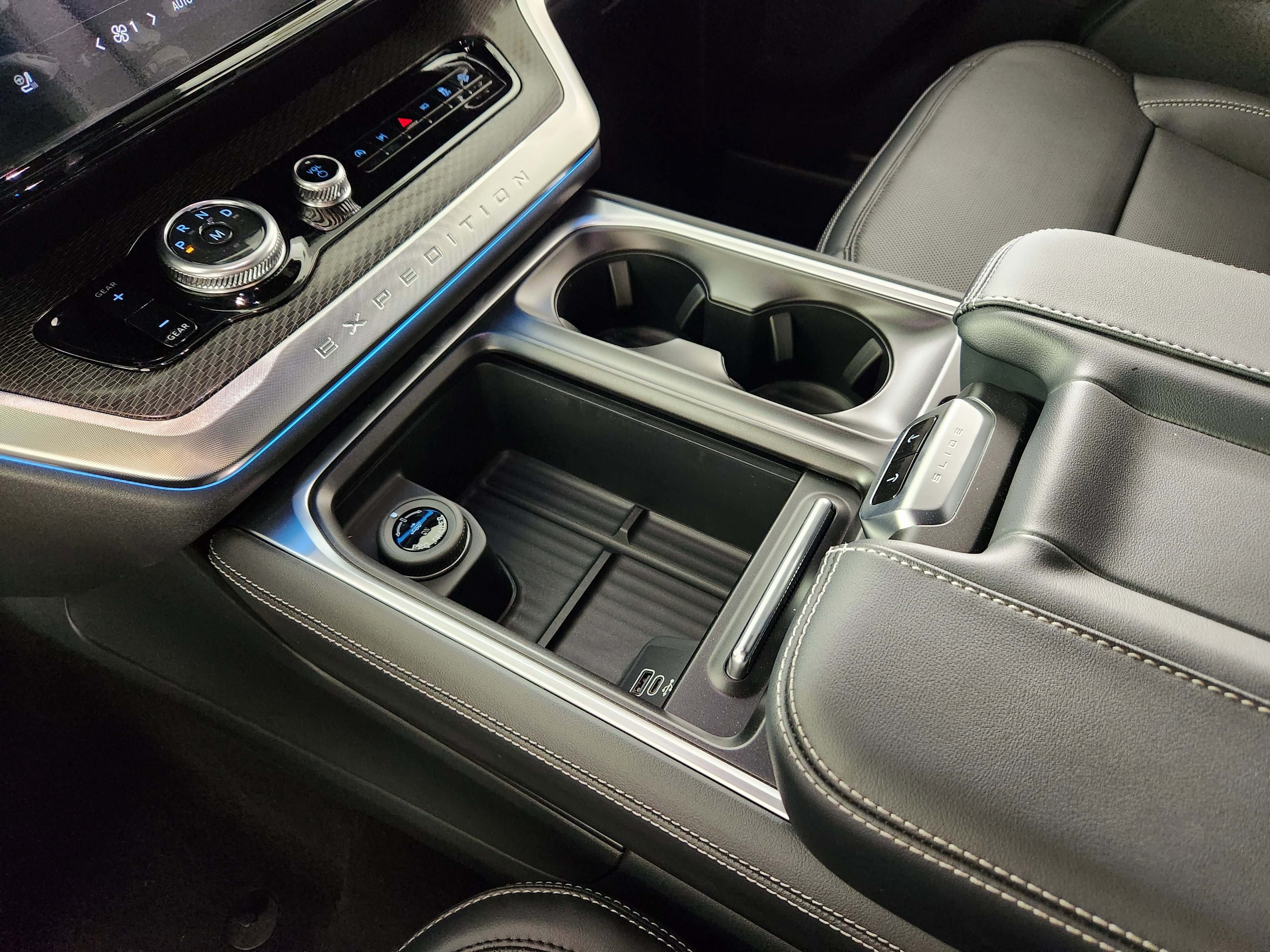 New 2026 Ford Expedition Max Platinum w/ Stealth Appearance Package image 25