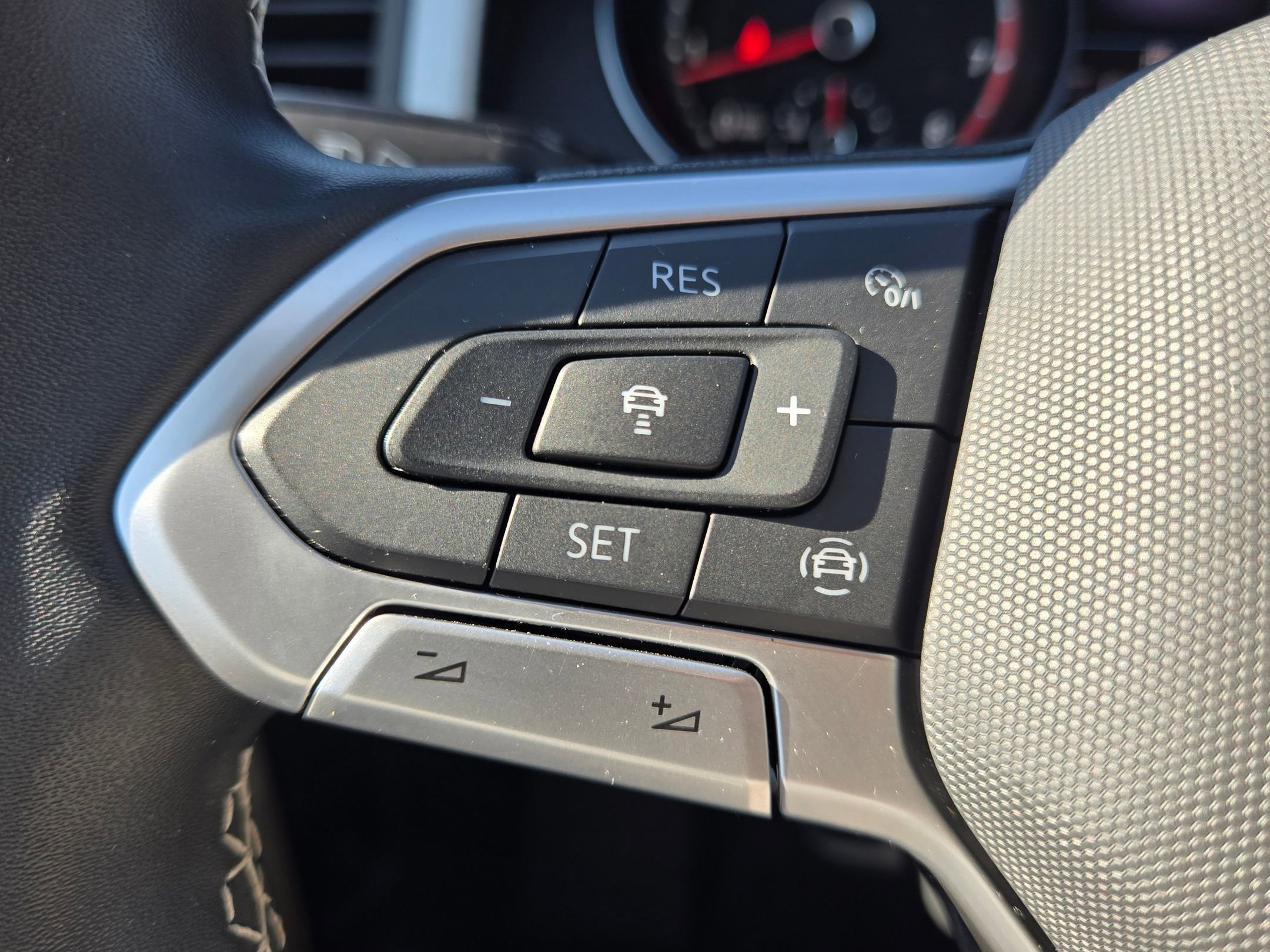 Used 2021 Volkswagen Atlas SE image 23