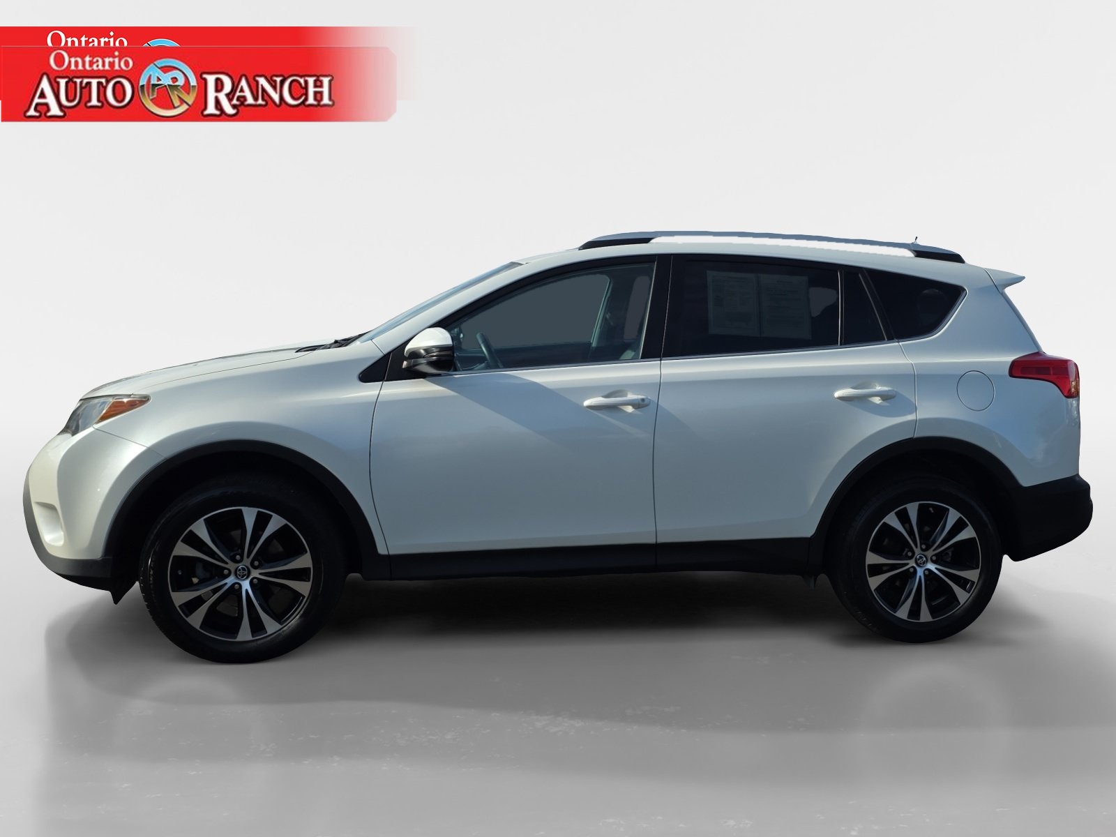 Used 2015 Toyota RAV4 Limited w/ Technology Package AWD/4WD image 2