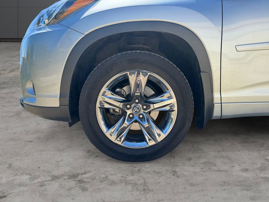 Certified 2018 Toyota Highlander Limited Platinum w/ Carpet Mat Package (TMS) AWD/4WD image 9