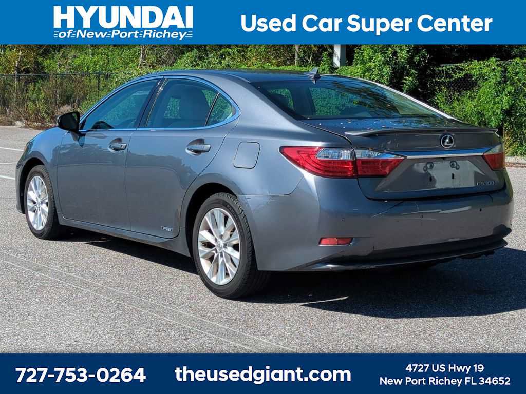 Used 2013 Lexus ES 300h w/ Premium Pkg FWD image 3