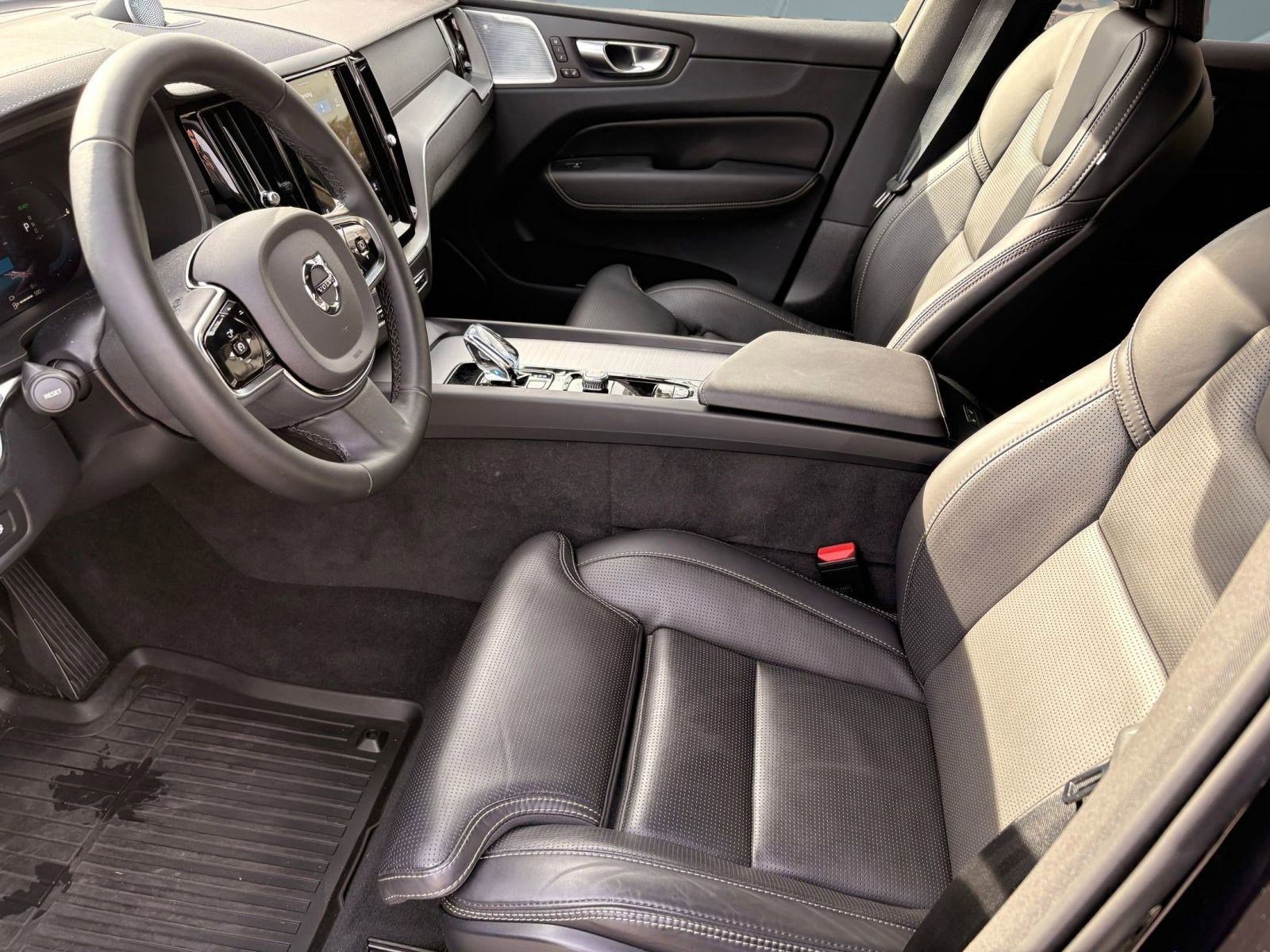 Certified 2024 Volvo XC60 T8 Ultimate w/ Protection Package Premier image 5