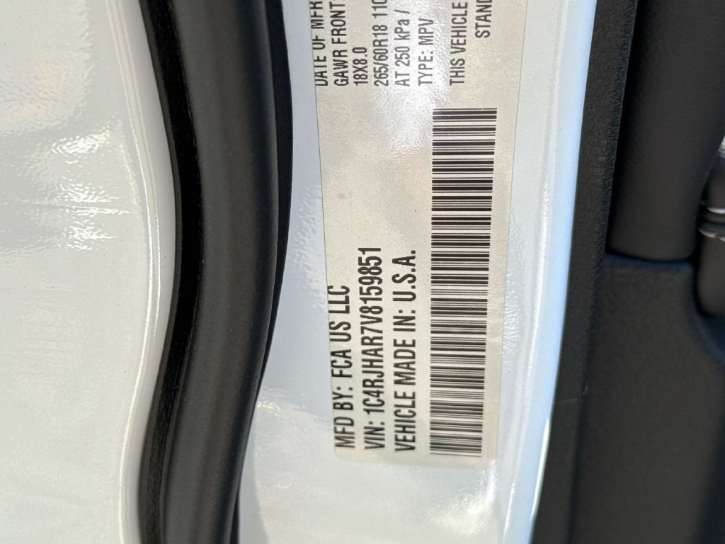 New 2027 Jeep Grand Cherokee Altitude AWD/4WD image 30