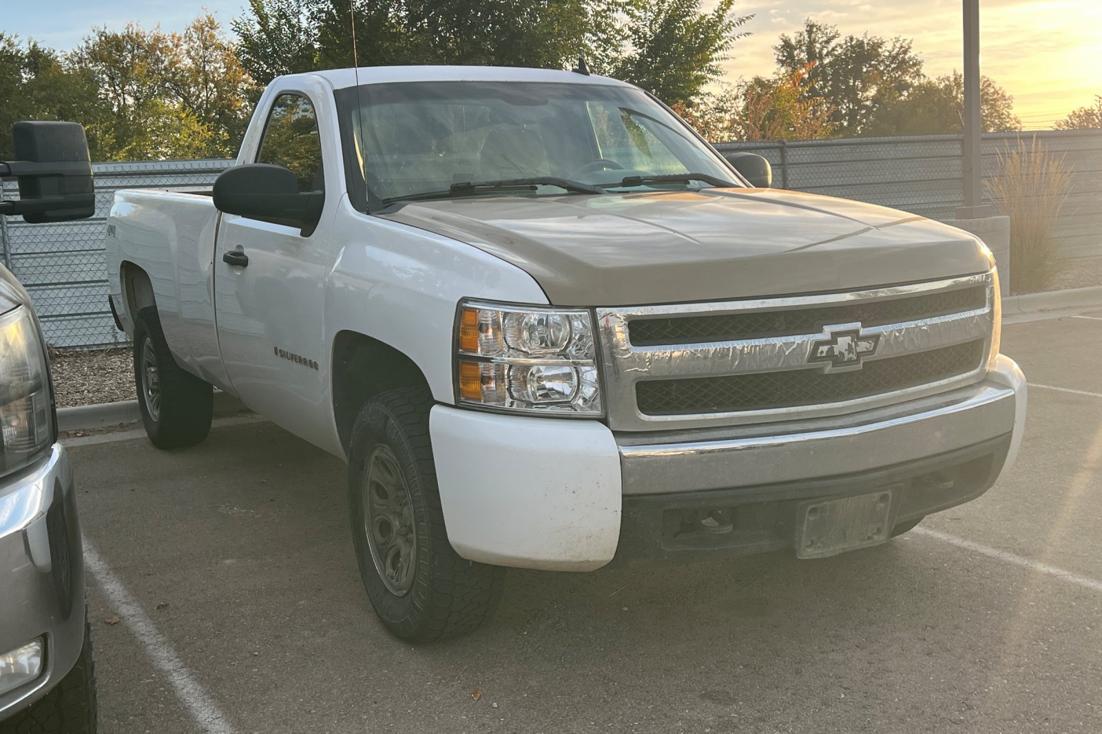 Used 2007 Chevrolet Silverado 1500 W/T w/ Towing Package AWD/4WD image 2