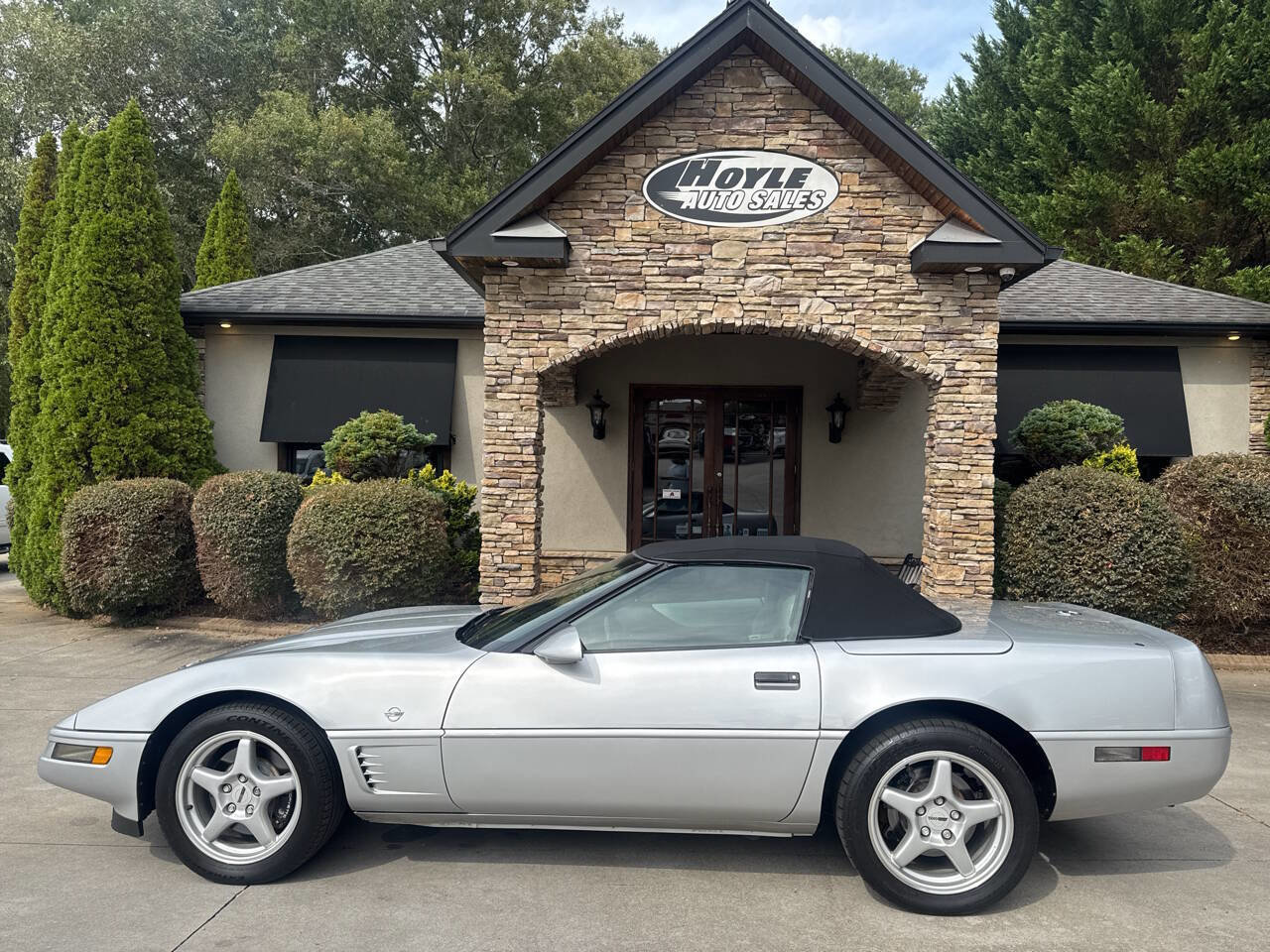 Used 1996 Chevrolet Corvette Convertible RWD image 1