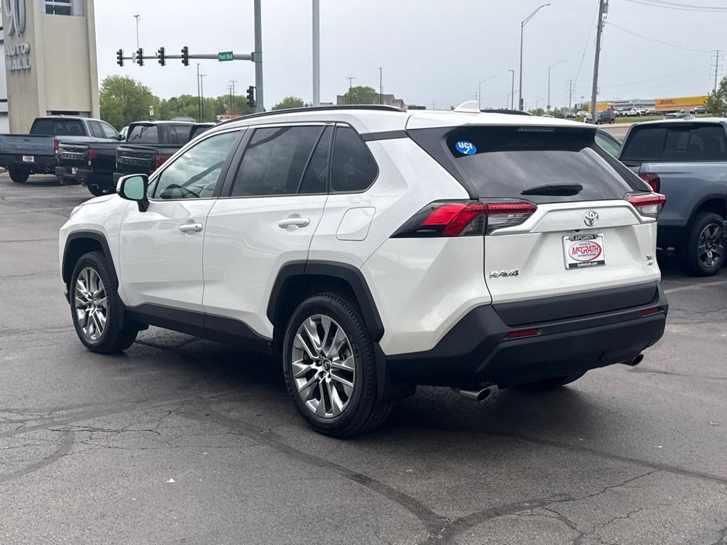 Used 2021 Toyota RAV4 XLE Premium AWD/4WD image 9