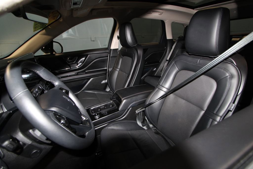 Used 2024 Lincoln Corsair Grand Touring w/ Equipment Group 301A image 4