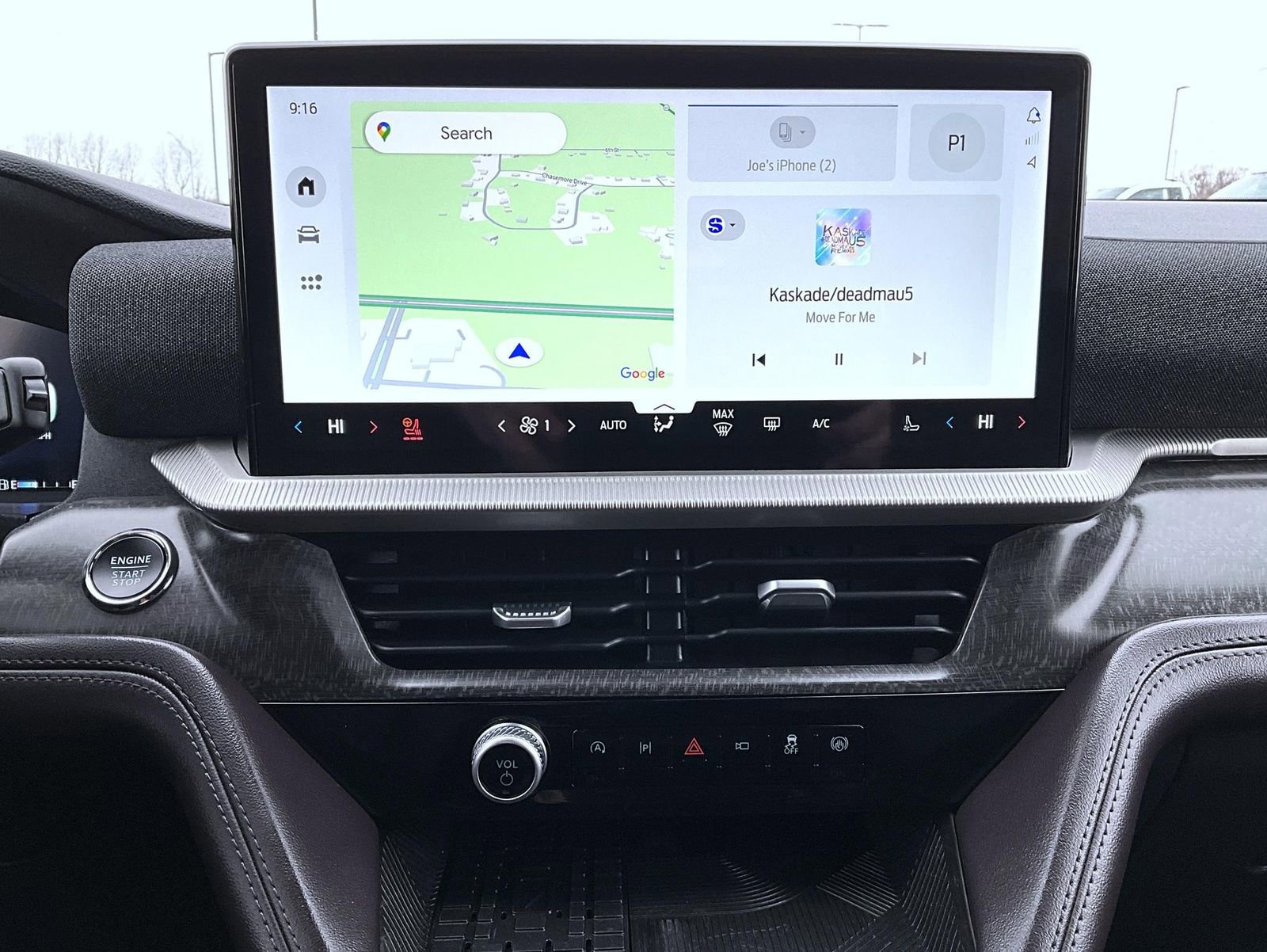 Used 2025 Ford Explorer Platinum w/ LUX Leather Package image 14