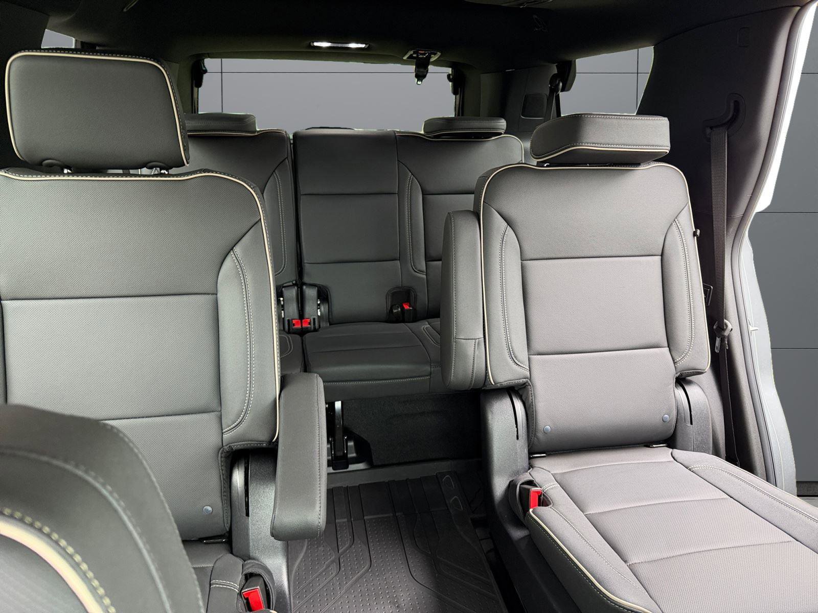 New 2026 Chevrolet Tahoe Premier w/ Sun And Tow Package AWD/4WD image 18