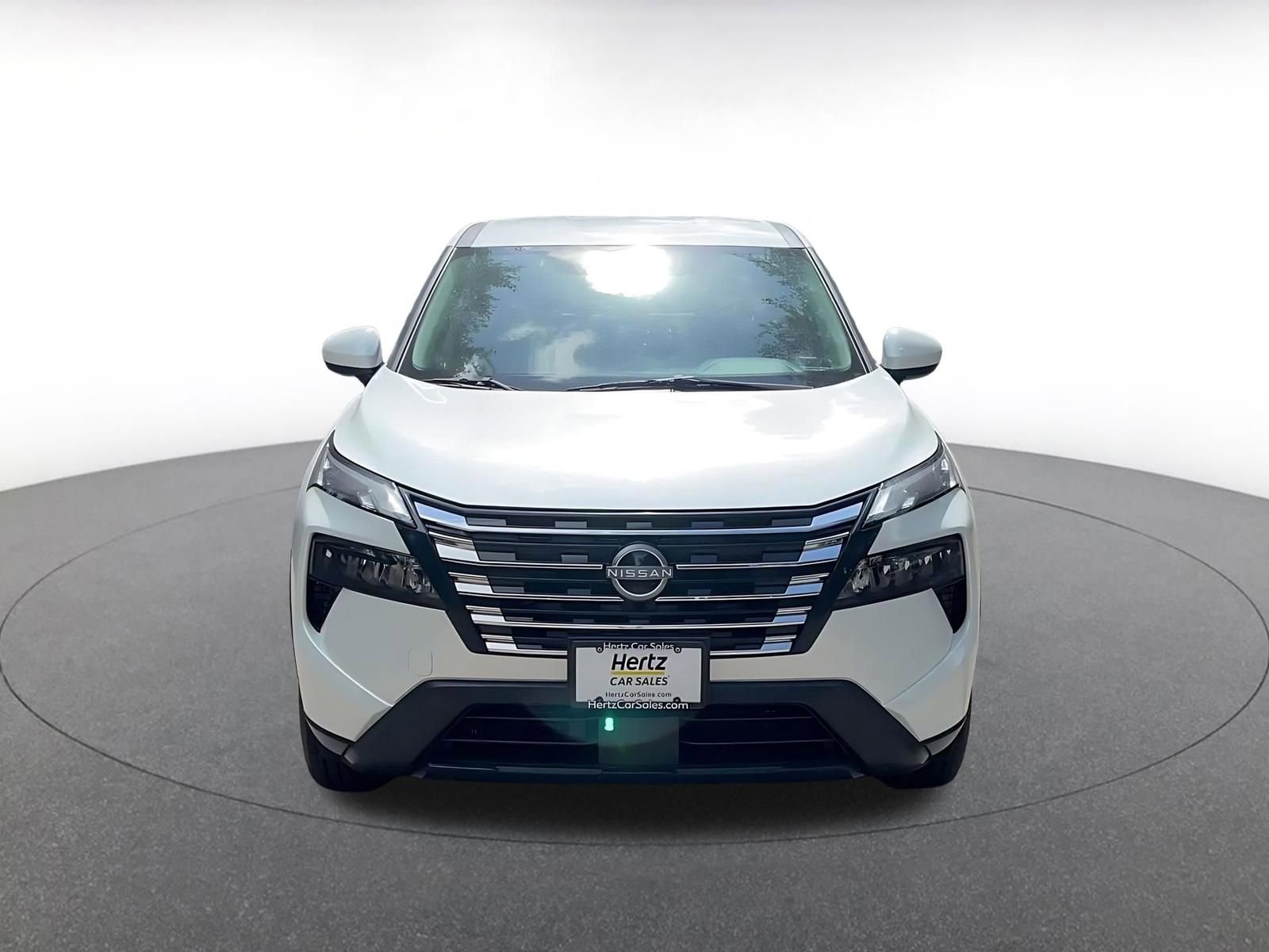 Used 2025 Nissan Rogue SV AWD/4WD image 4