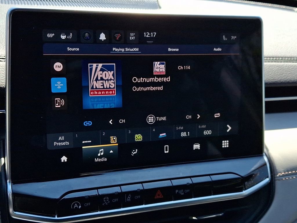 Used 2025 Jeep Compass Limited image 17