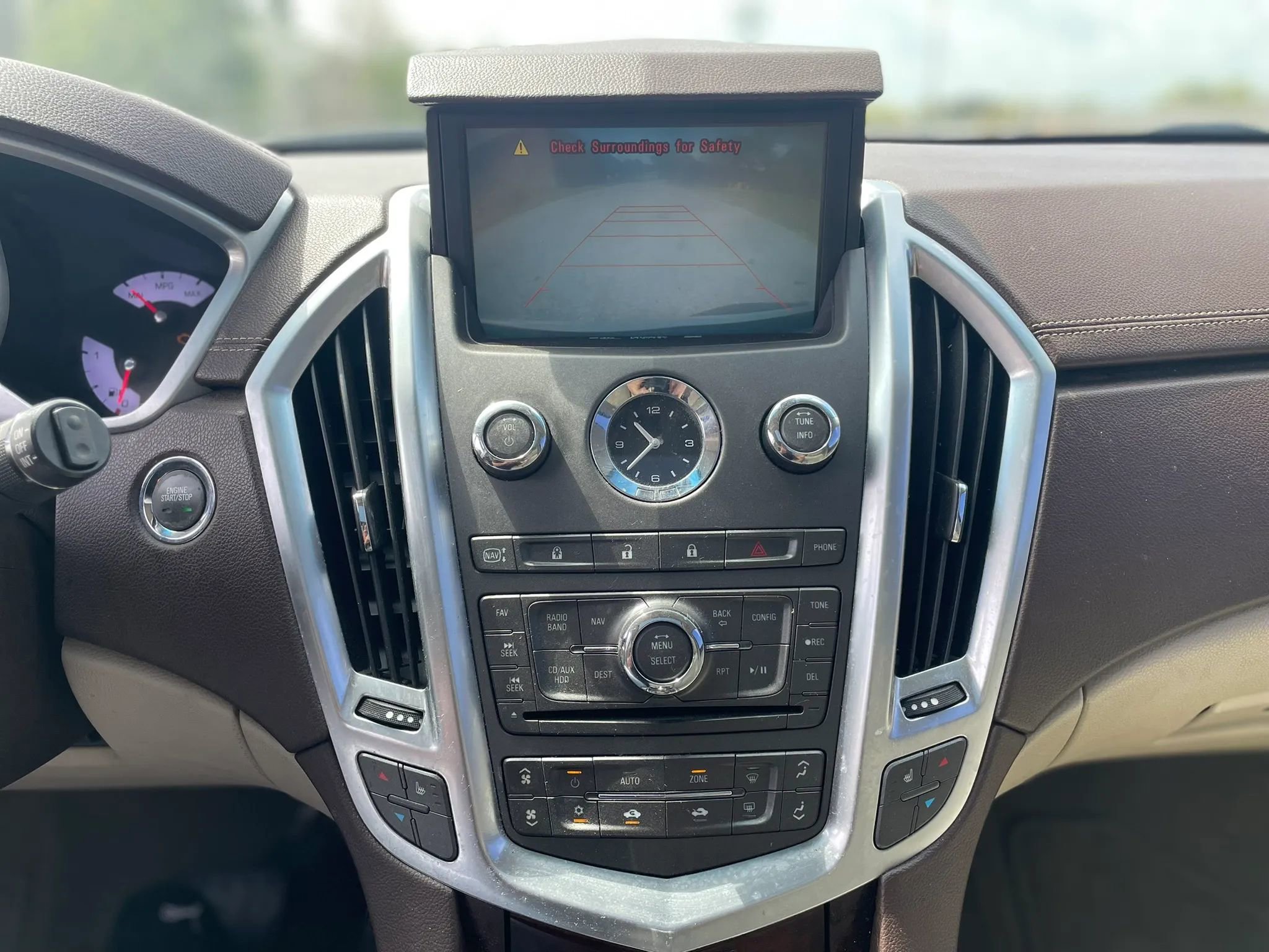 Used 2012 Cadillac SRX Luxury image 16