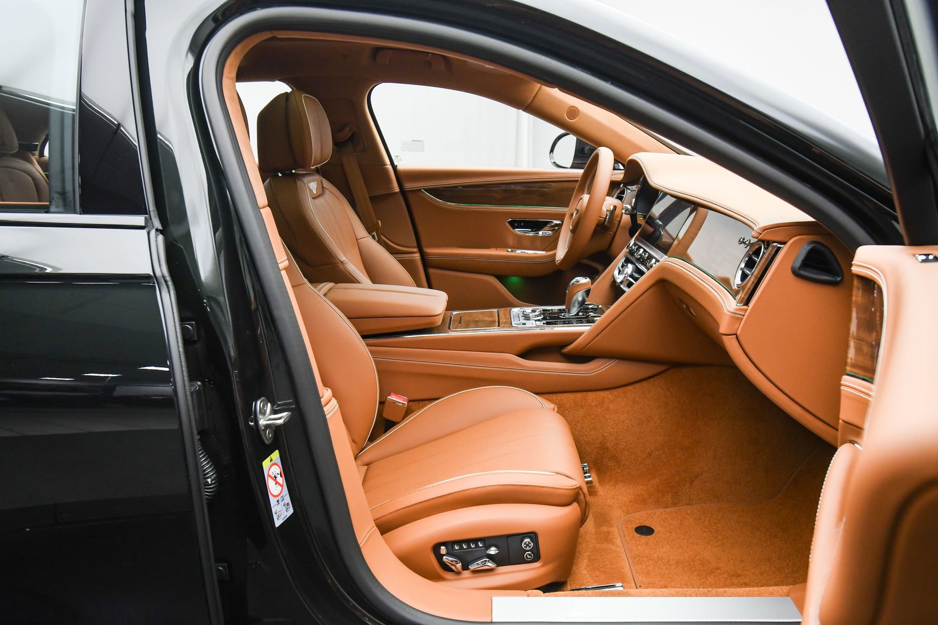 New 2026 Bentley Flying Spur Plug-In Hybrid image 45