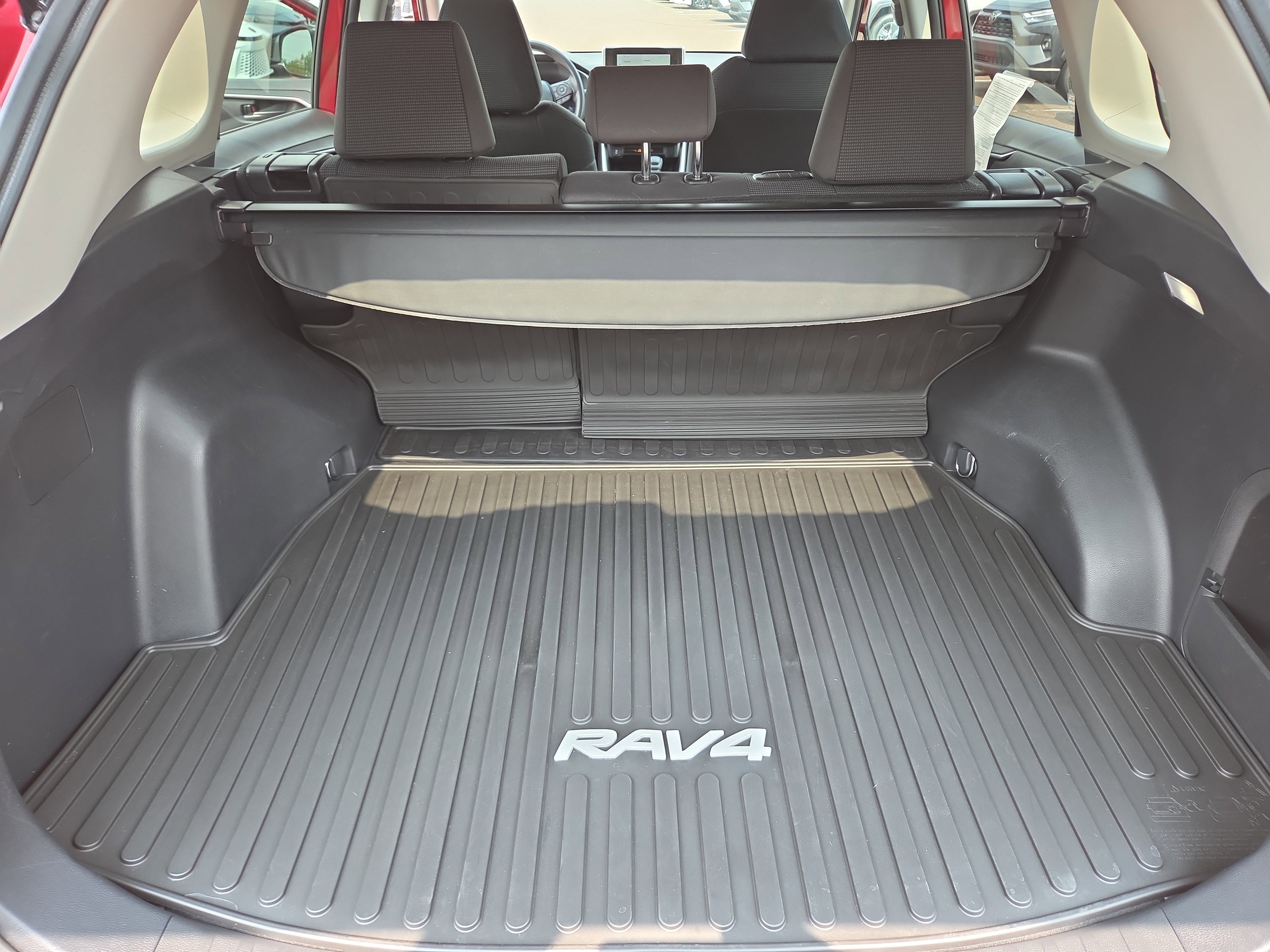 Certified 2023 Toyota RAV4 LE image 35