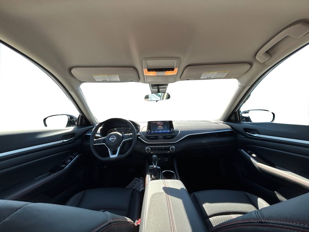 New 2025 Nissan Altima 2.5 SR image 17