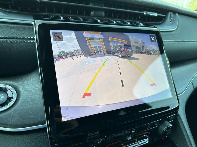 Used 2025 Jeep Grand Cherokee L Limited w/ Black Appearance Package image 33