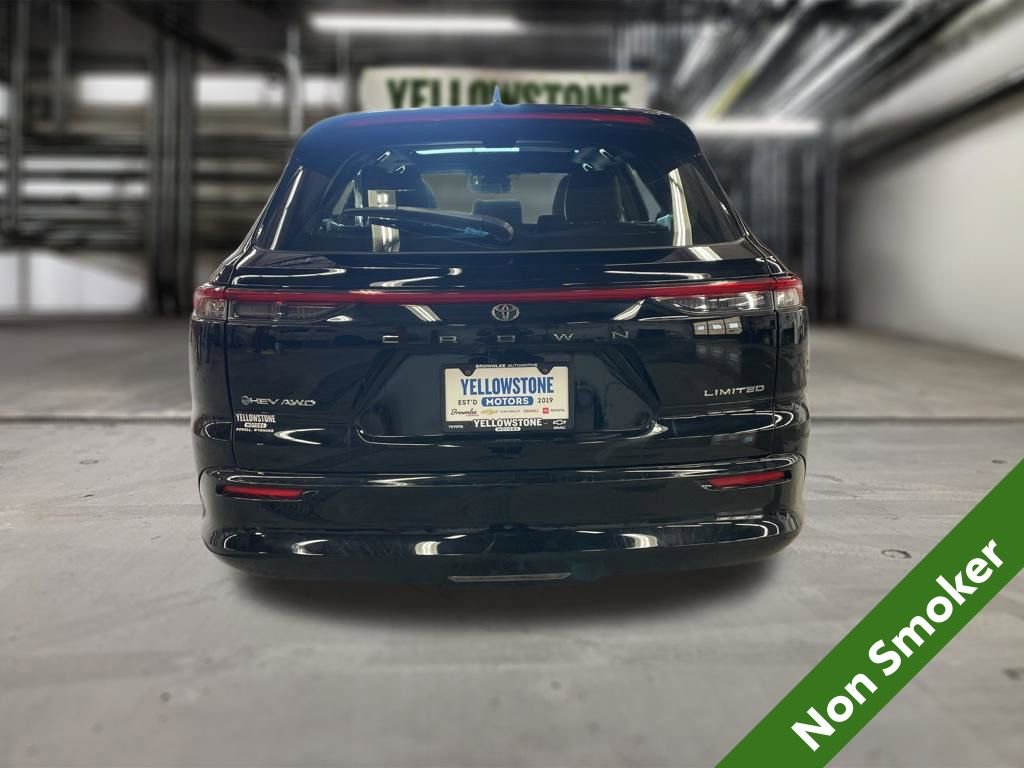 Used 2025 Toyota Crown Signia image 3