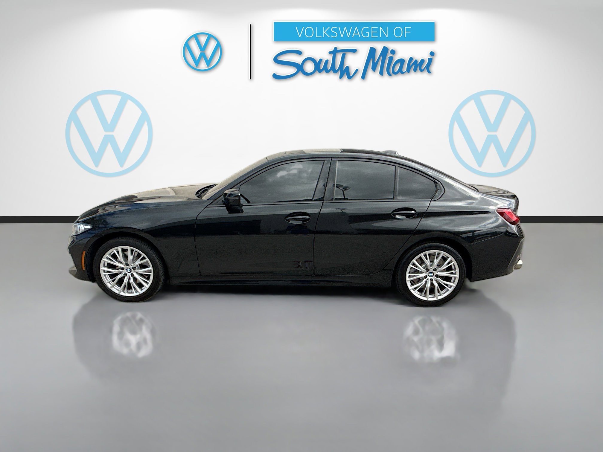 Used 2023 BMW 330i xDrive Sedan image 4
