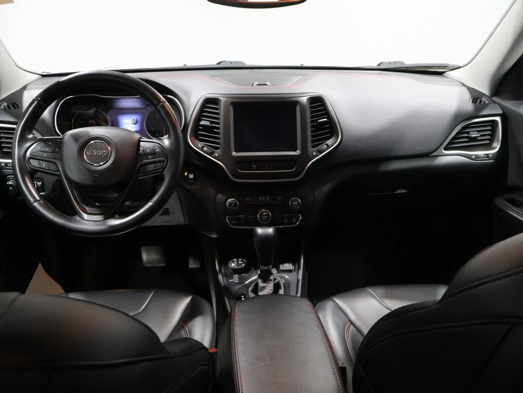 Used 2020 Jeep Cherokee Trailhawk w/ Cold Weather Group AWD/4WD image 18