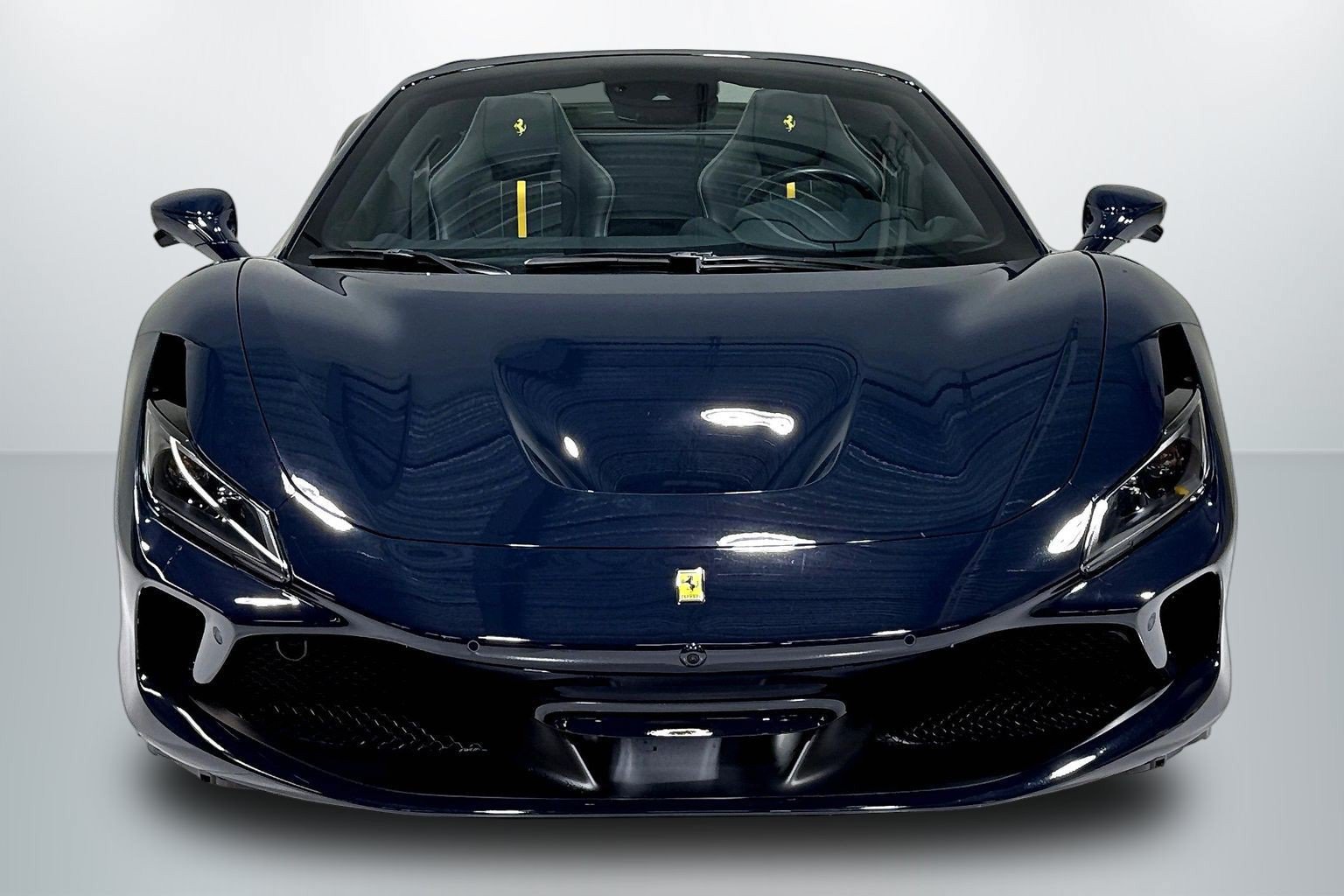 Used 2023 Ferrari F8 Spider RWD image 2
