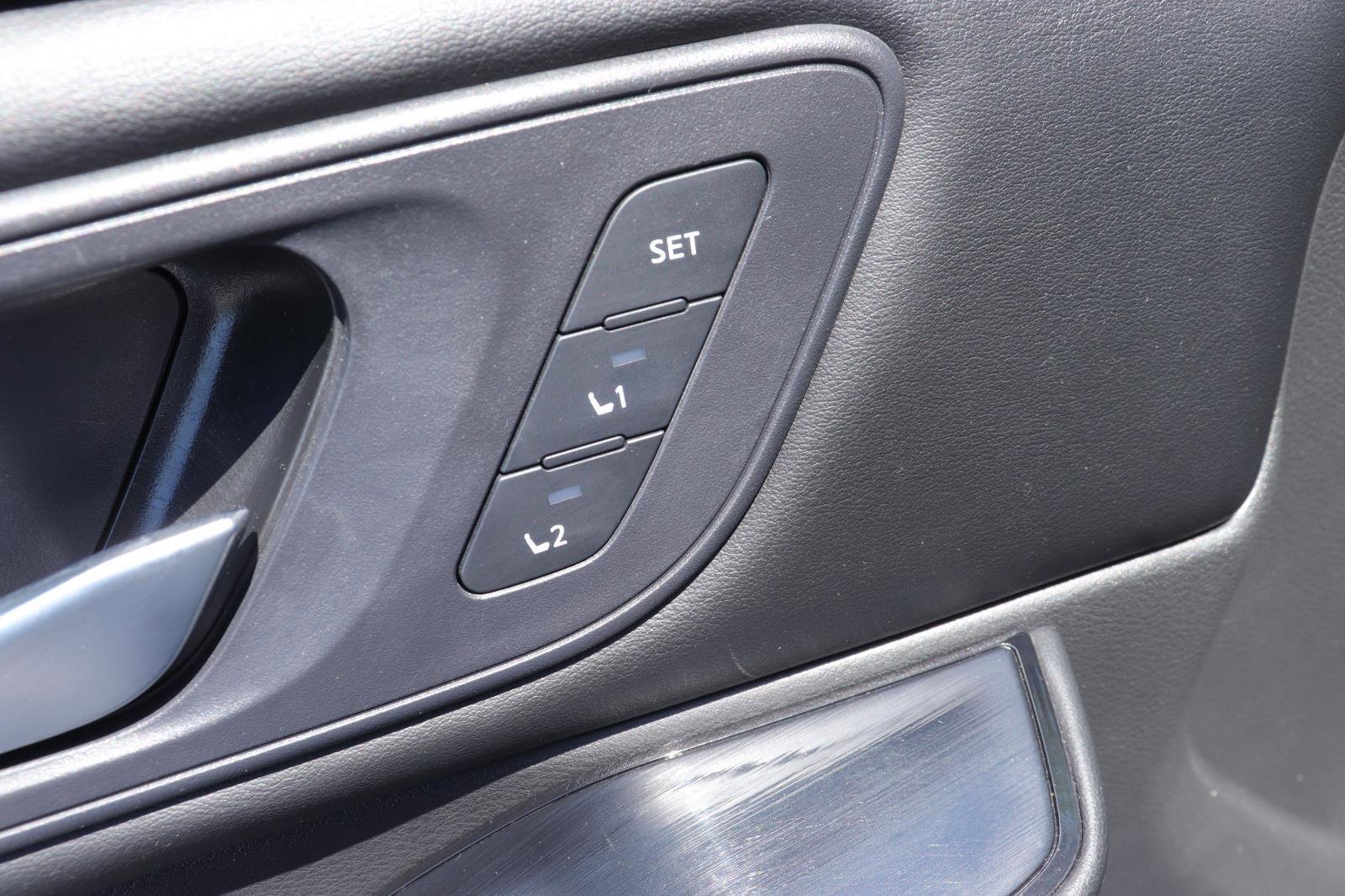 Used 2023 Nissan Rogue SL w/ SL Premium Package image 26