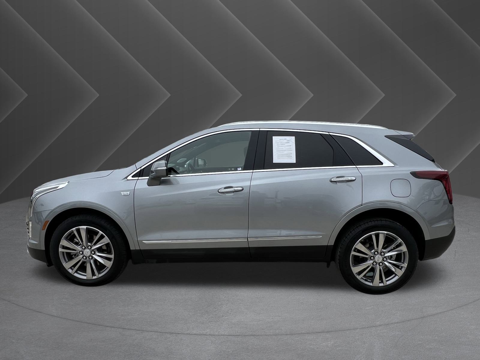 Used 2025 Cadillac XT5 Premium Luxury image 2