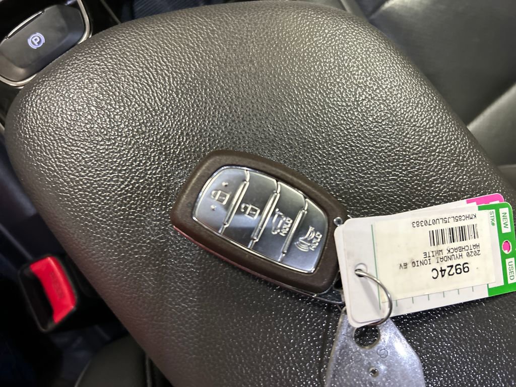 Used 2020 Hyundai Ioniq Limited image 20