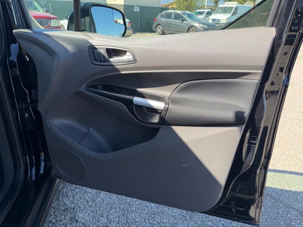 Used 2021 Ford Transit Connect XLT image 28