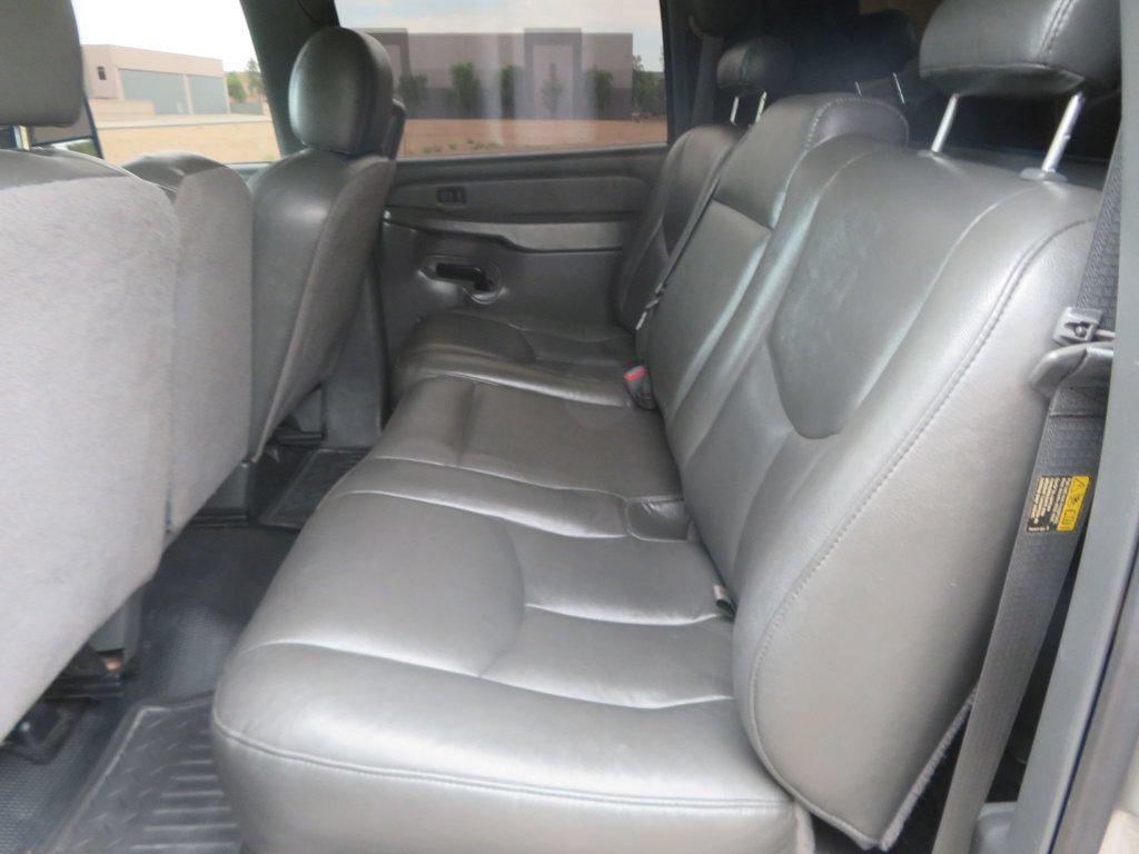 Used 2006 Chevrolet Silverado 2500 2WD Crew Cab image 26