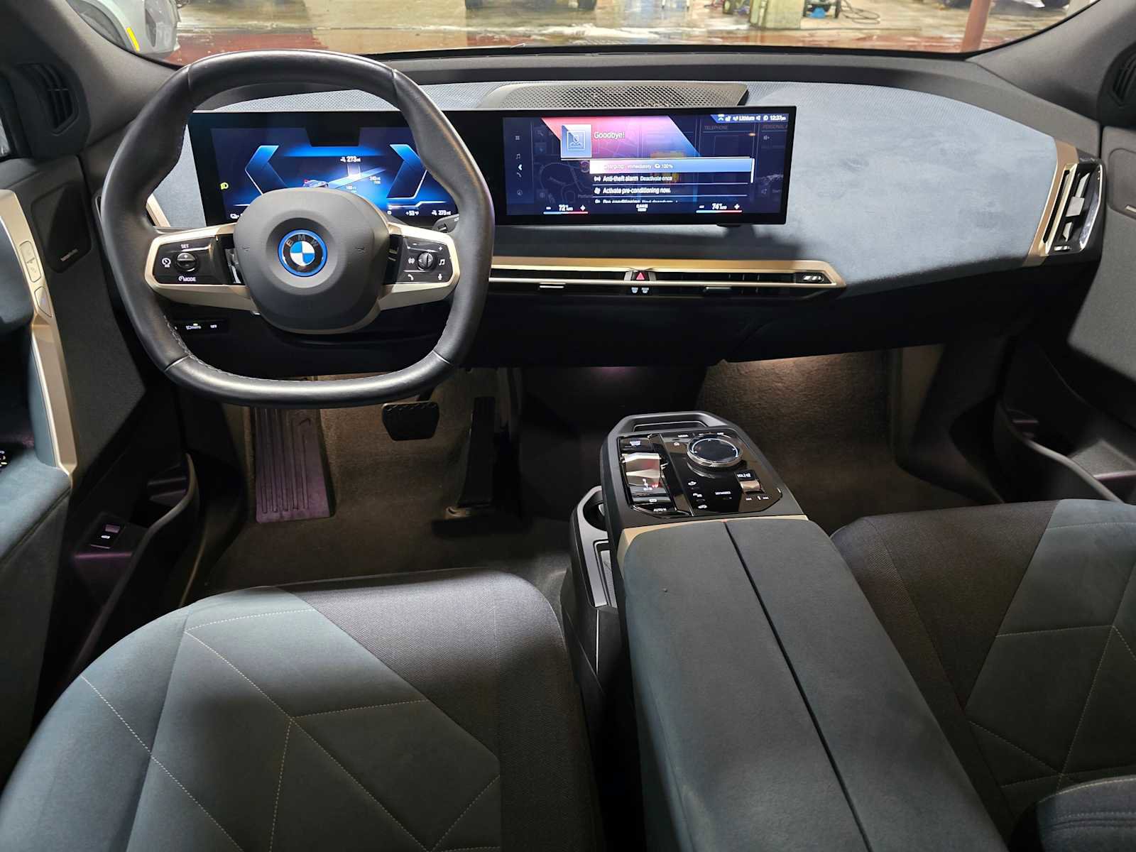 Used 2022 BMW iX xDrive50 w/ Convenience Package image 19